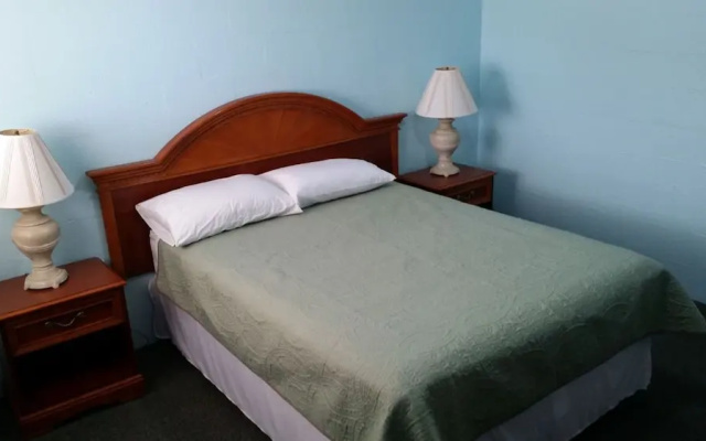 Sandpiper Motel