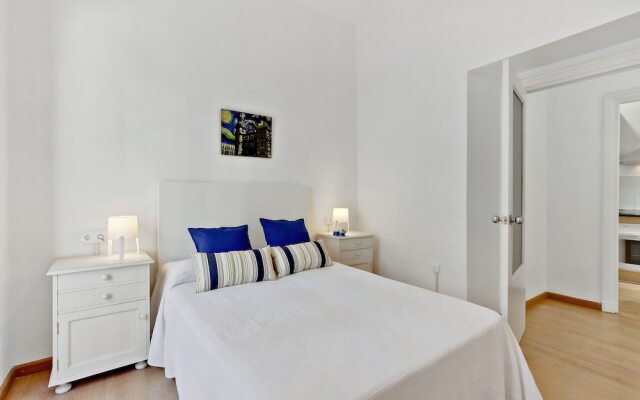 Del Parque Flats - Alvarez