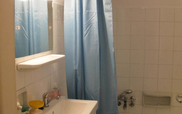 Quiet Apt Ideal For 2 Near Center
