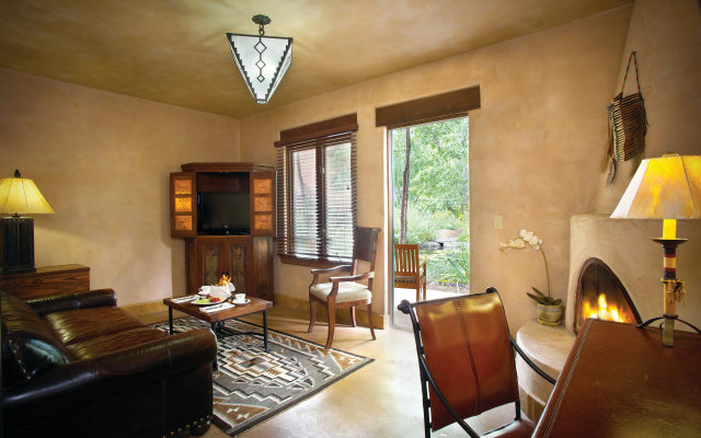 El Monte Sagrado Living Resort & Spa