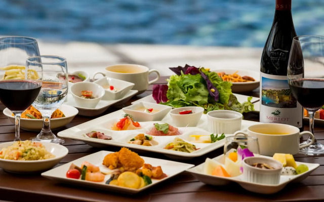 Kanucha Bay Hotels & Villas