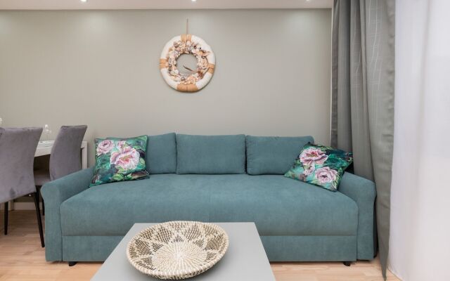Apartment Gdańsk With Balcony by Renters