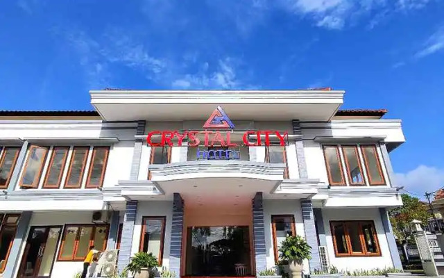 Crystal City Hotel