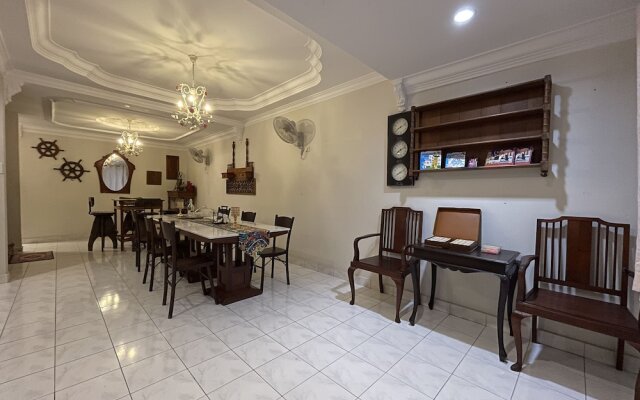 Baba & Charlie Homestay