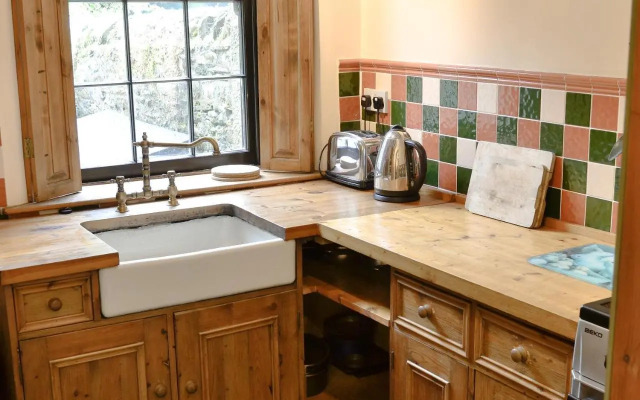 Langcliffe Lock Cottage