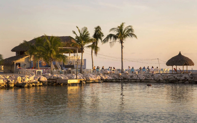 Blue Bay Lodges