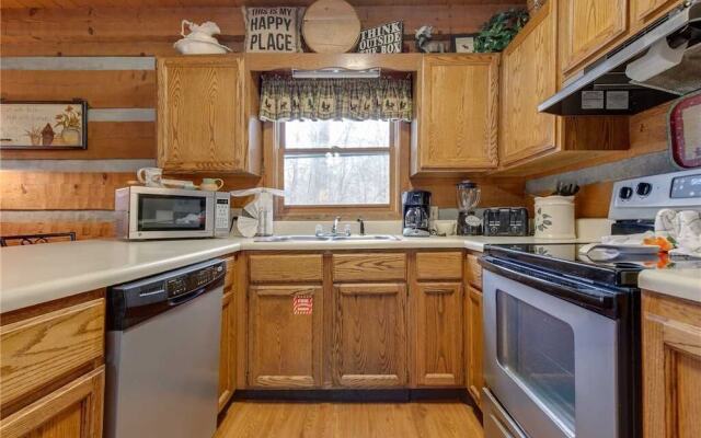 Moose Crossing - Three Bedroom Cabin