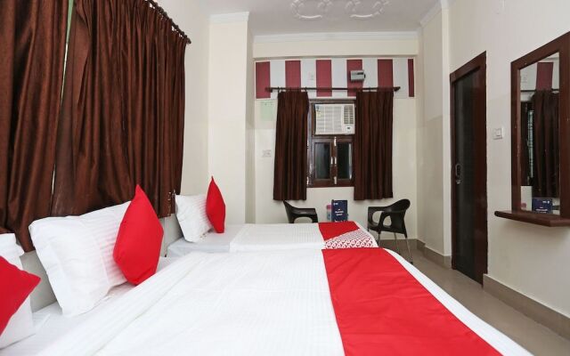 OYO 11623 Hotel Shiva Palace