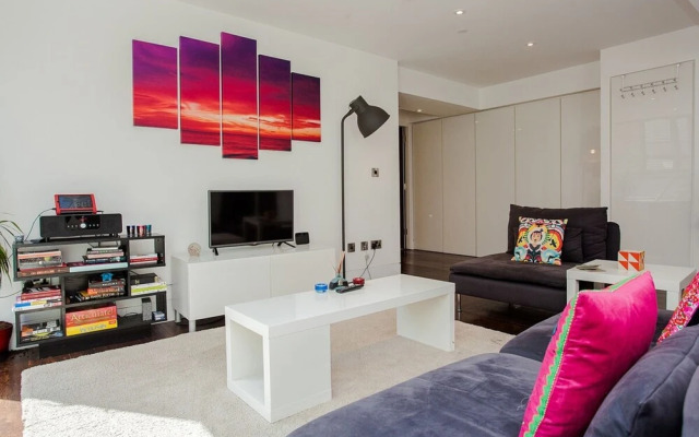 Exquisite 2 Bedroom Apartment In Bank