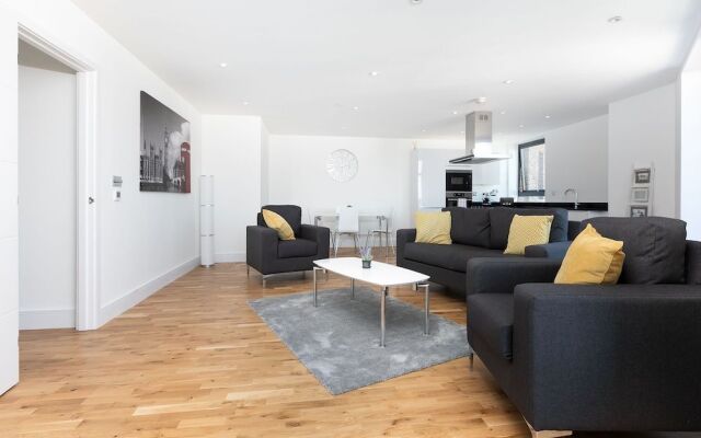 London Riverview - Canary Wharf - Excel