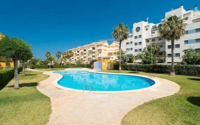 Fais in D nia With 2 Bedrooms and 2 Bathrooms
