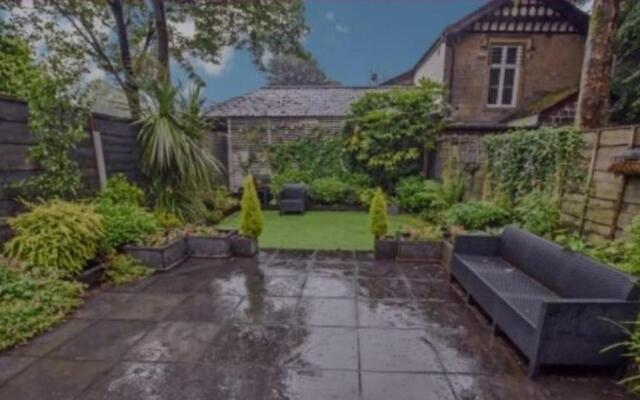Ash Lawns