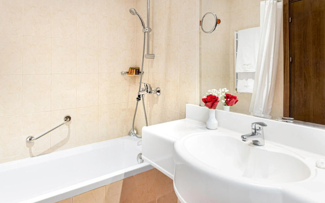 Yantra Grand Hotel -Sharlopov Hotels