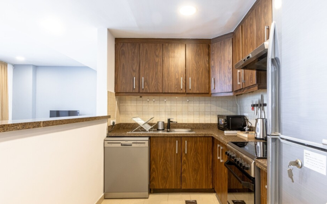 Homesgetaway - Executive Tower 1BR