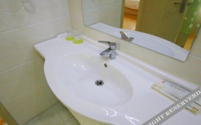 Hao Le Jia Business Hotel