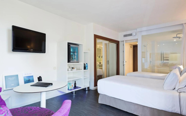 Silverton Casino Lodge - Newly Renovated