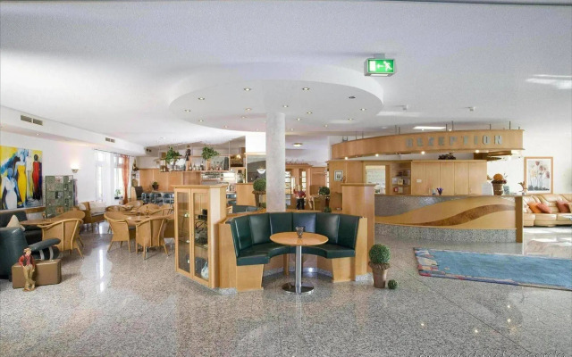 Fairway Hotel