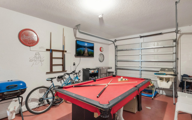 TCR1008RP - 5 beds pool home - Gated community