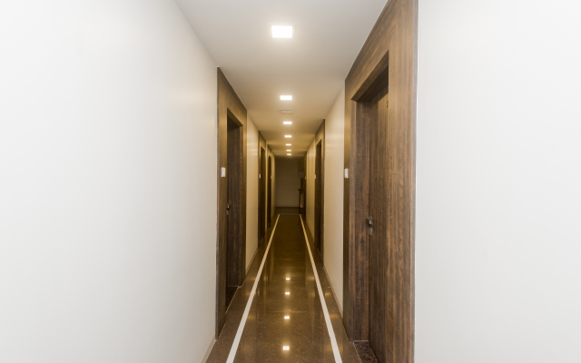 OYO 10650 Hotel Lotus Residency