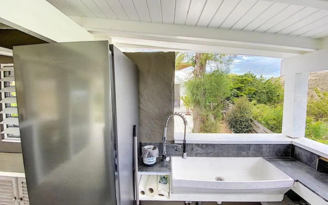 Villa Cazou, sea view, private pool, Wifi 100Mbps