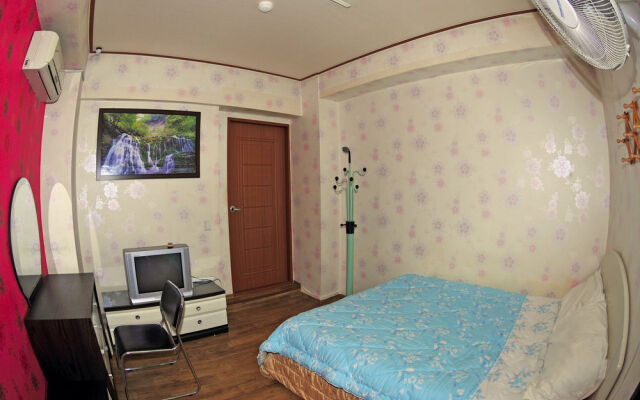 Hwaseong Guest House