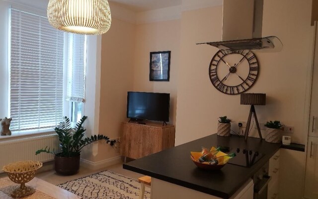 Stracey Road Apartment