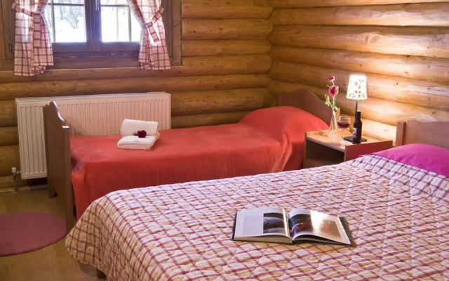 Sfendamos Wood Village