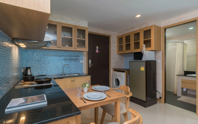 The Kris Condo by Knock-Knock
