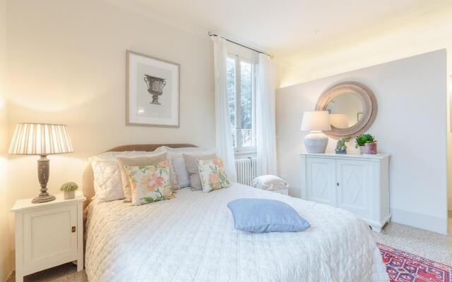 Casa Uccia in Lucca With 1 Bedrooms and 1 Bathrooms