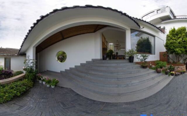 Wutong Banshan Hostel