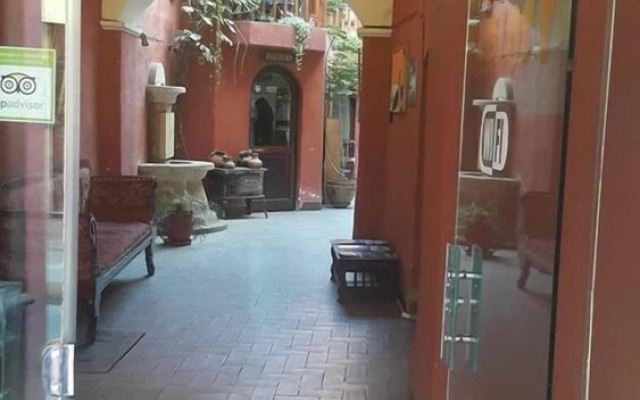 Hostel Carlos V
