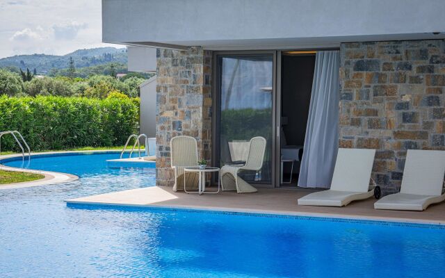 Almуros Beach Resort and Spa