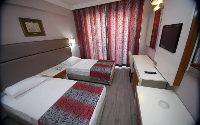 Point Beach Hotel