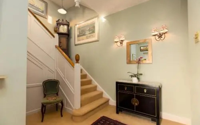 Chestnut Grove Bed And Breakfast