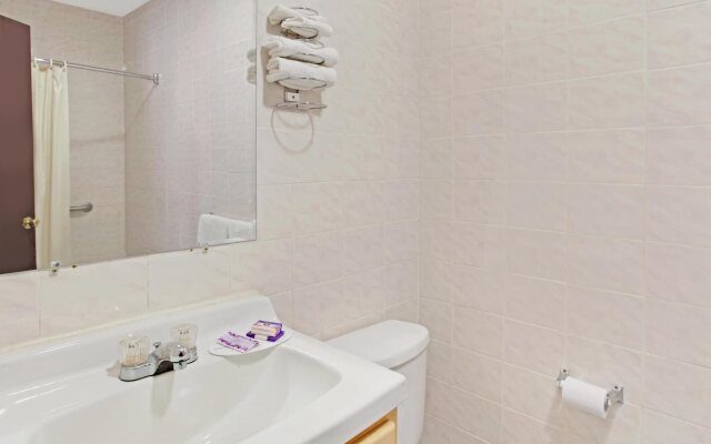 Knights Inn Pine Brook