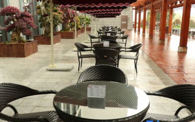 Wuyuan Xinbang Hotel (Wu Nvzhou Branch)