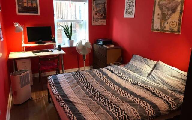 Modern 1 Bedroom Flat in Battersea