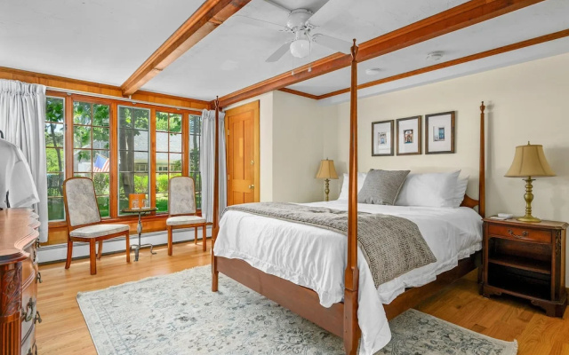 Isaiah Hall Bed & Breakfast Inn