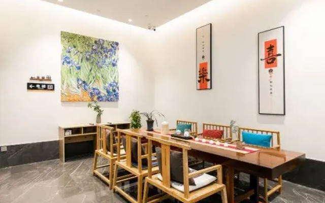 YUN MAN Suites Hotel