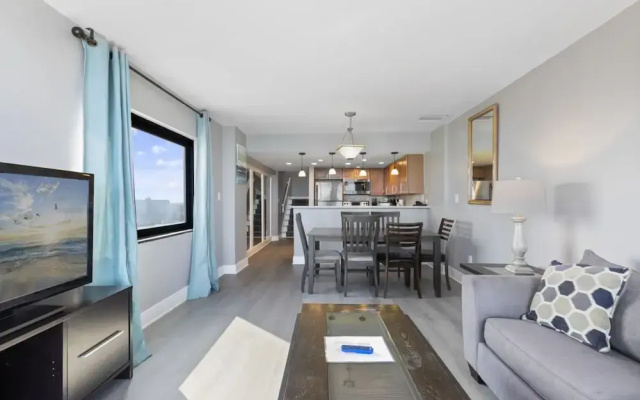 Private 3BR's at Palms by Hosteeva