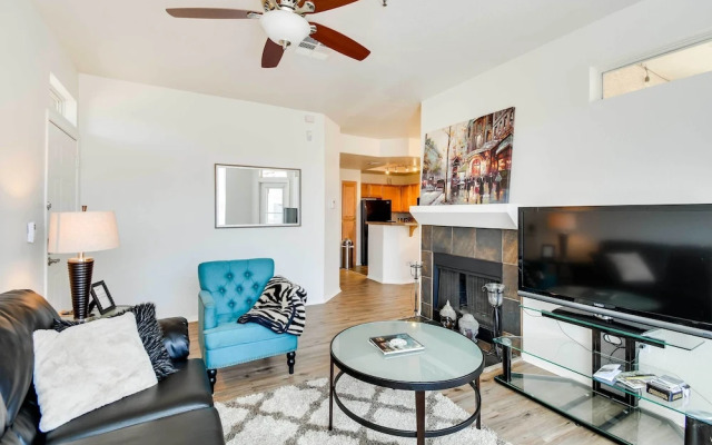 12 Mi to Old Town: Condo w/ Pool & Balcony!