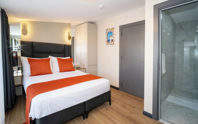 Отель Robin Hotel