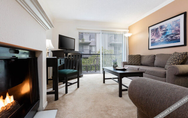 Toluca Hills Apartments By Avalon