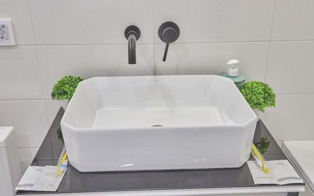 Апартаменты на проспекте Героев Отечества 6А