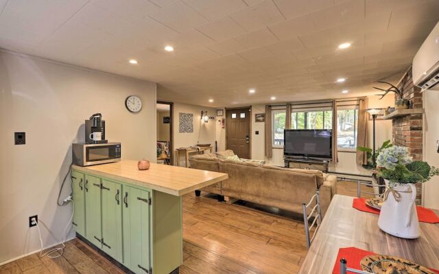 Arrowhead Lake Amenities: Quaint Home w/ Fireplace