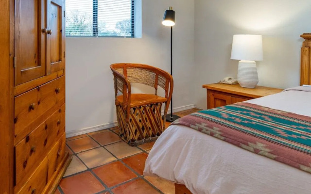 Hotel Pecos Trail Inn