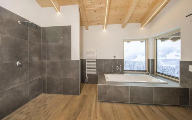Amazing Chalet in Neukirchen near Wildkogel Ski Arena
