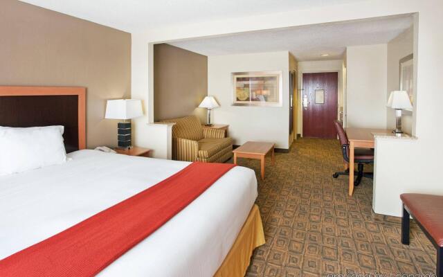 Holiday Inn Express & Suites Charlotte-Concord-I-85, an IHG Hotel