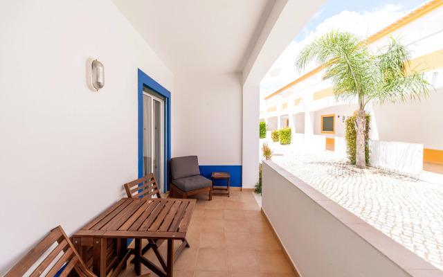Oasis Beach Apartments