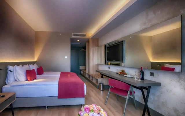 The X Belek